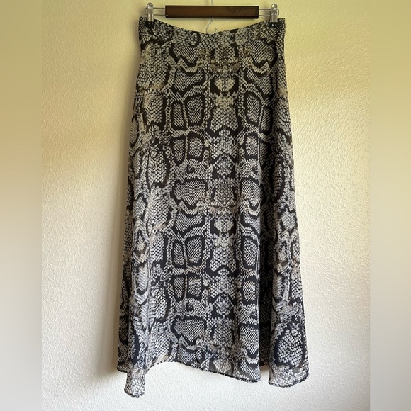 Massimo Dutti Chiffon A-line snake print skirt - Picture 2 of 6
